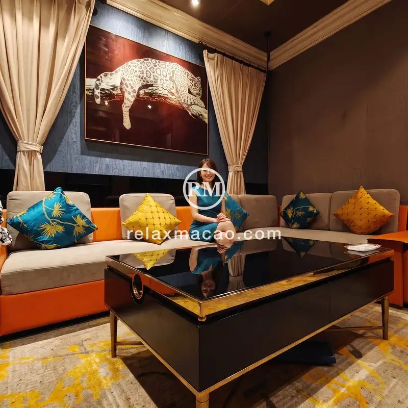Clube Rio — a karaoke suite