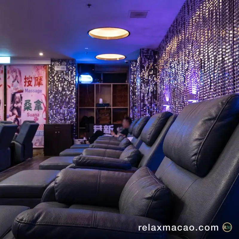 Golden Phoenix Sauna — the rest lounge